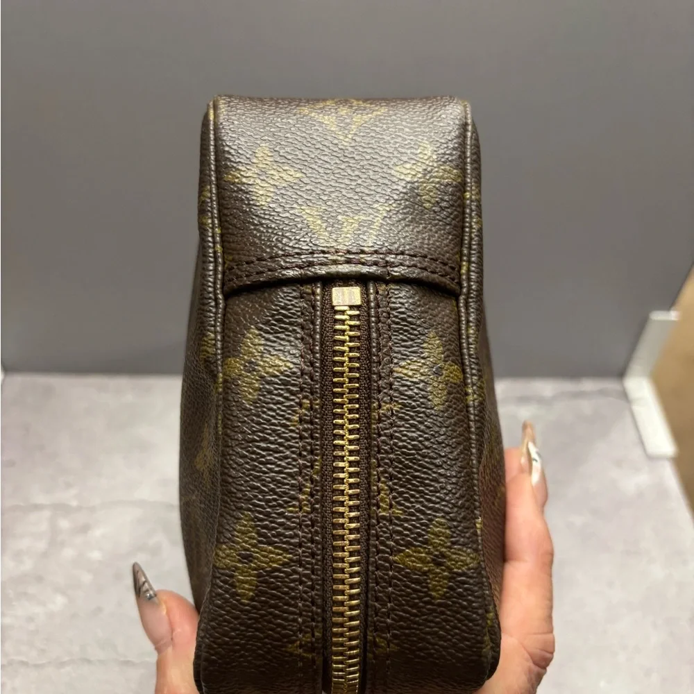 Louis Vuitton Monogram VINTAGE Trousse 23